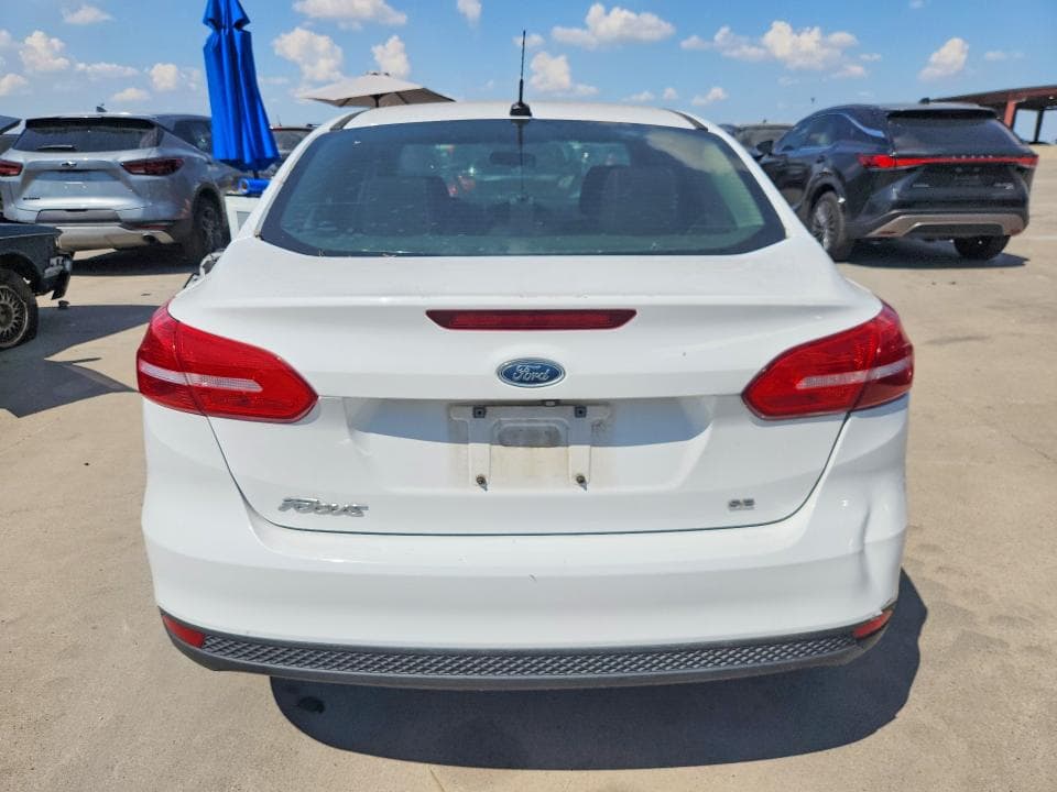 2017 FORD FOCUS SE 6