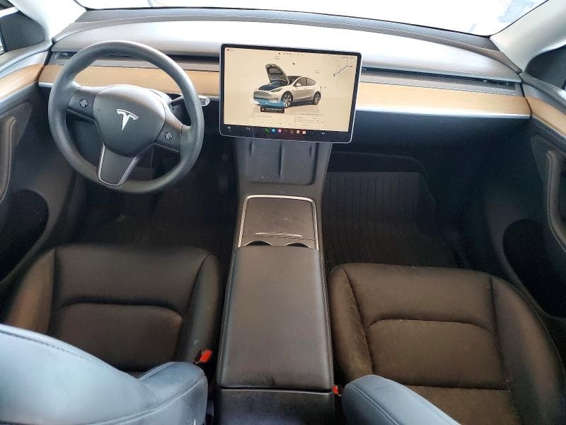 2024 TESLA MODEL Y 8
