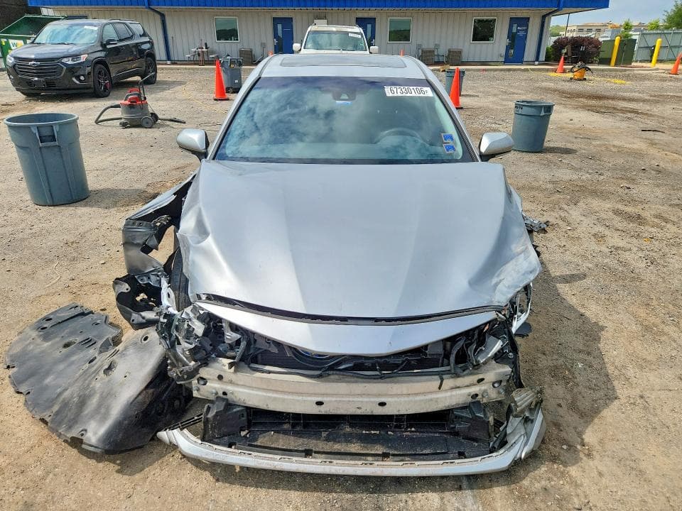 2018 TOYOTA CAMRY HYBRID LE 5