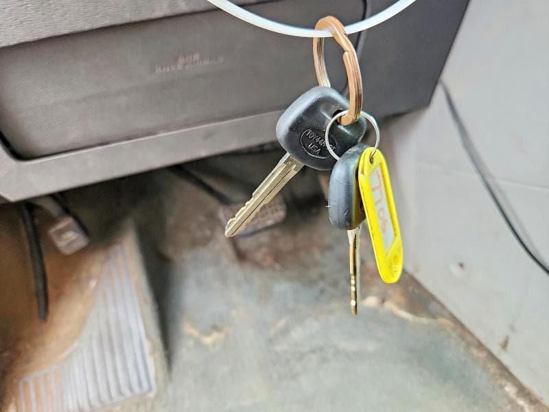 2017 TOYOTA SIENNA LE 14
