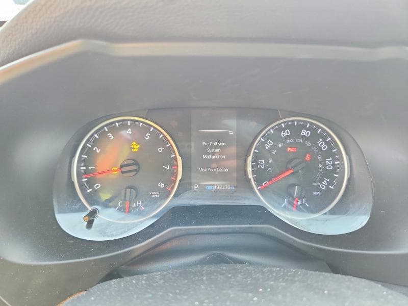 2019 TOYOTA RAV4 XLE 9