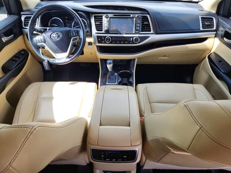 2017 TOYOTA HIGHLANDER XLE 8