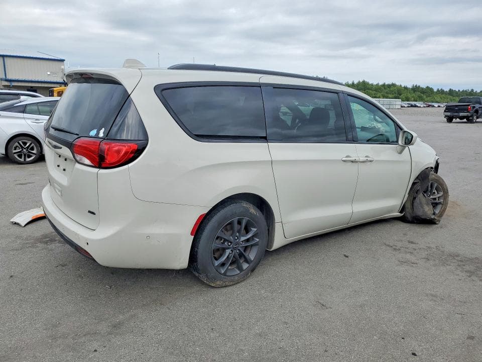 2020 CHRYSLER PACIFICA TOURING L 3