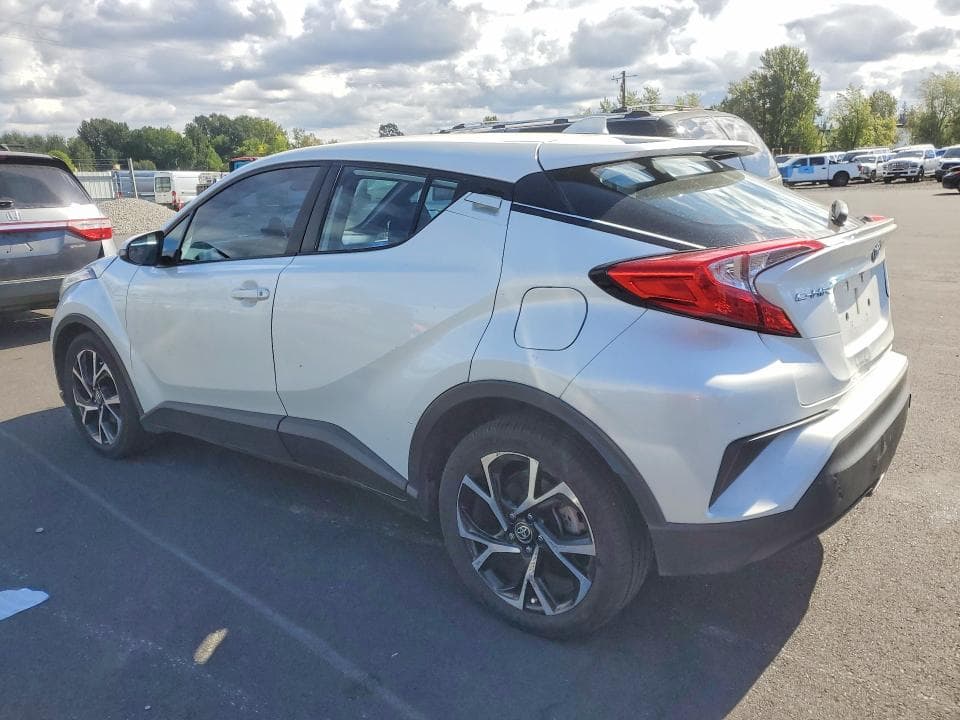 2021 TOYOTA C-HR XLE 2