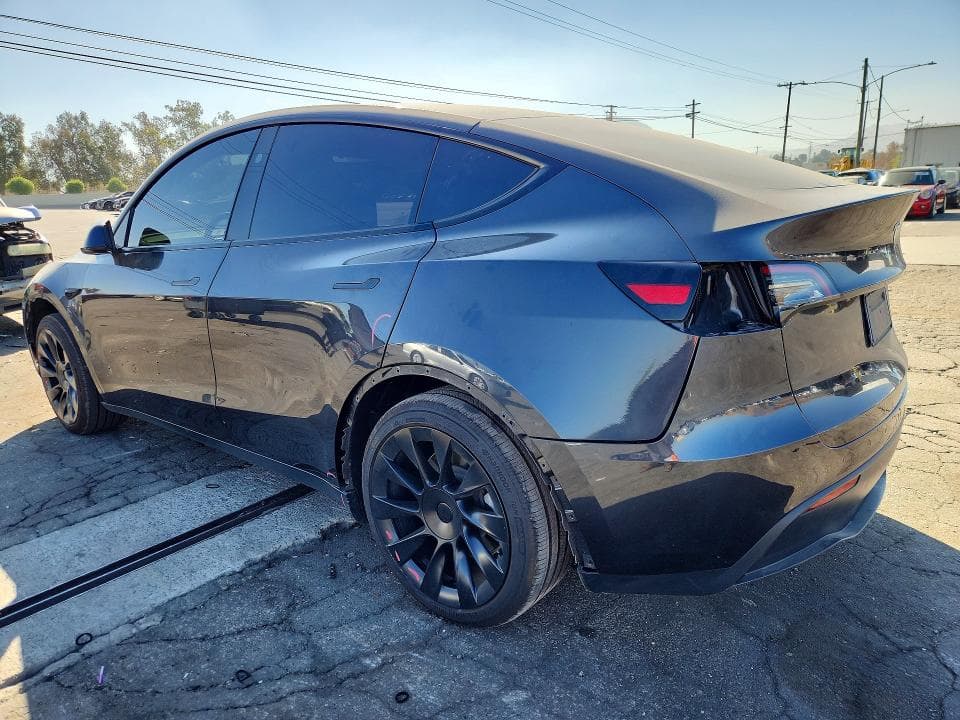 2024 TESLA MODEL Y 2