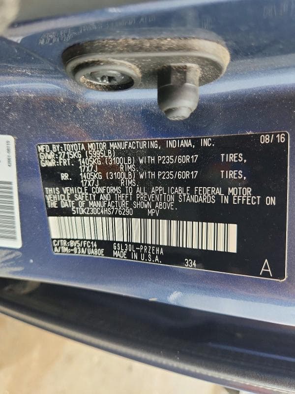 2017 TOYOTA SIENNA LE 13