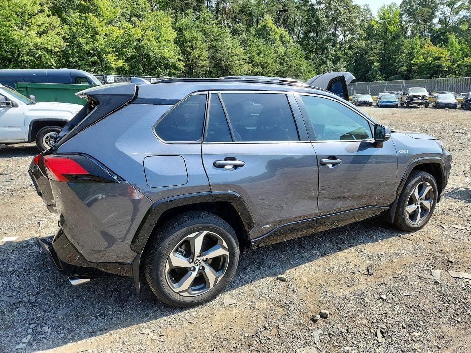 2024 TOYOTA RAV4 SE 3
