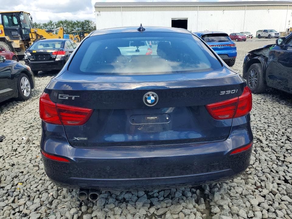 2017 BMW 330 XIGT 6