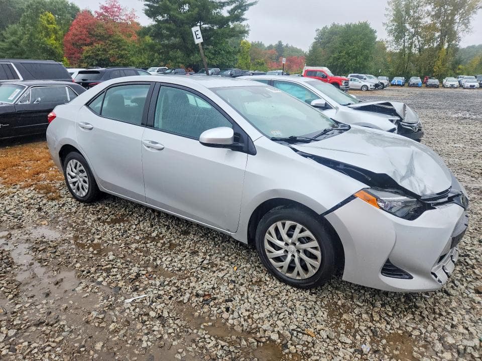 2017 TOYOTA COROLLA LE 4