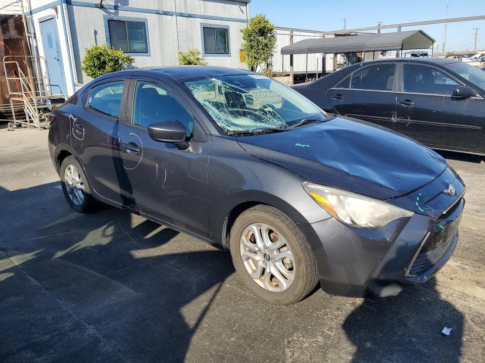2017 TOYOTA YARIS IA BASE 4