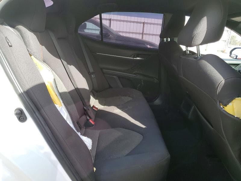 2019 TOYOTA CAMRY LE 10