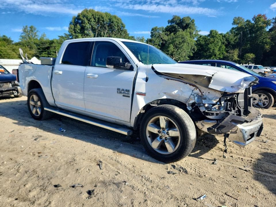 2019 RAM 1500 CLASSIC SLT 4
