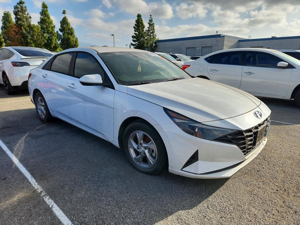 2021 HYUNDAI ELANTRA SE 4