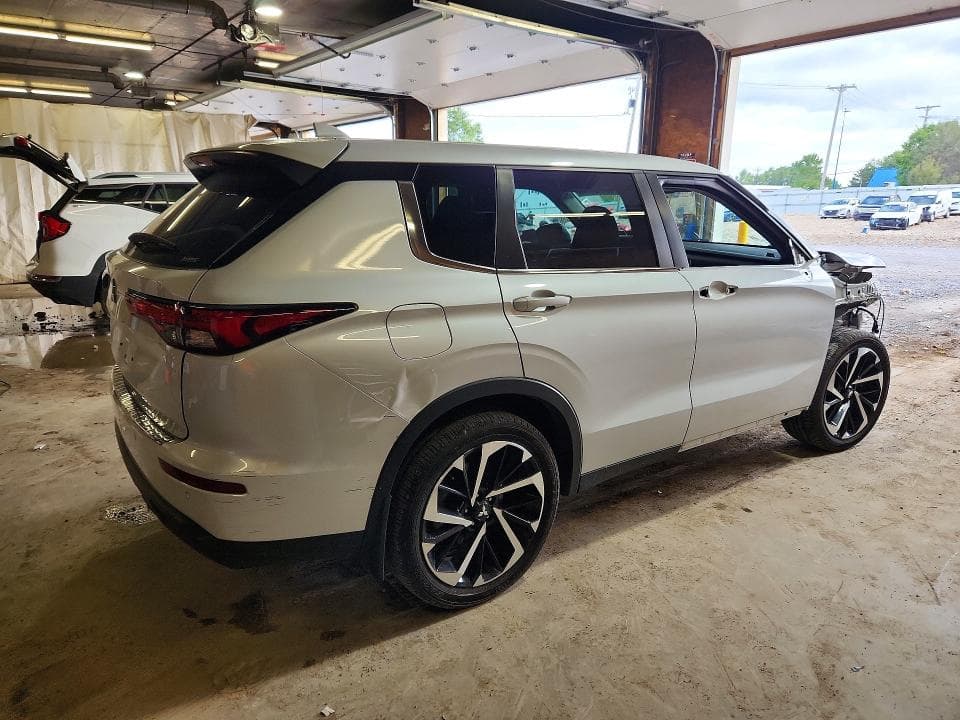 2022 MITSUBISHI OUTLANDER ES 3