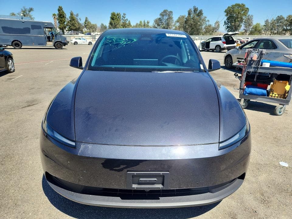 2026 TESLA MODEL Y 5