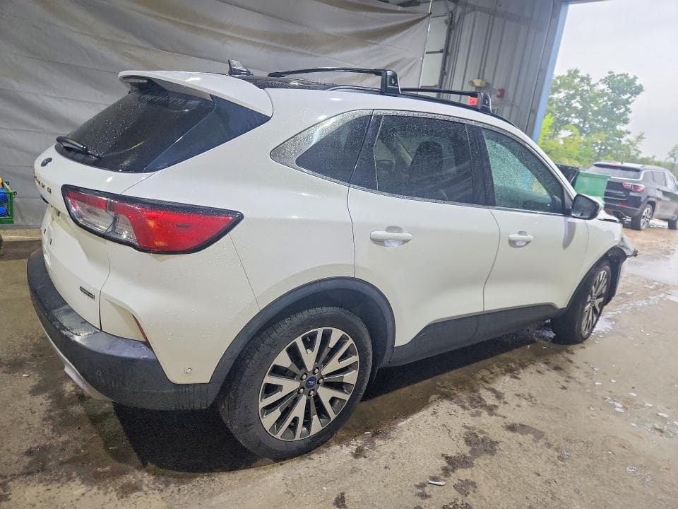 2020 FORD ESCAPE TITANIUM 3