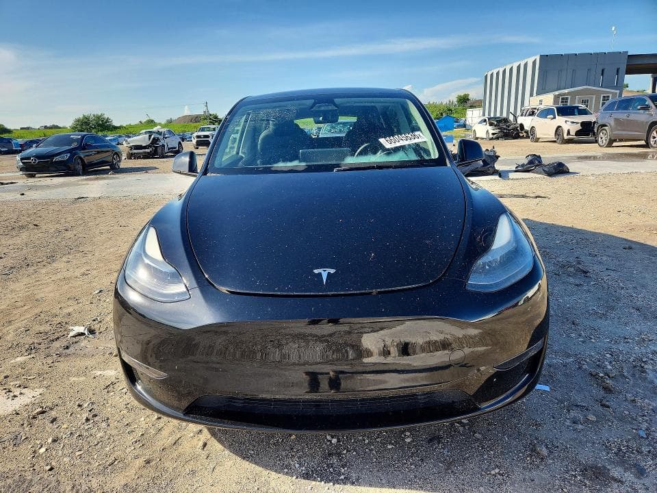 2024 TESLA MODEL Y 5