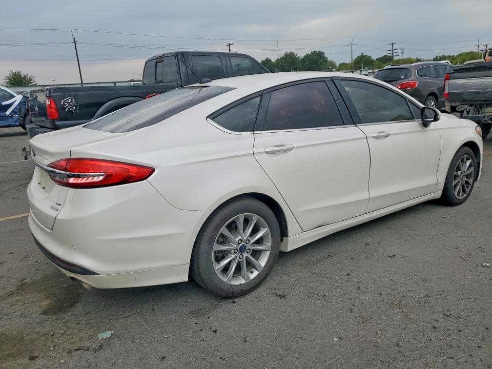 2017 FORD FUSION SE 3