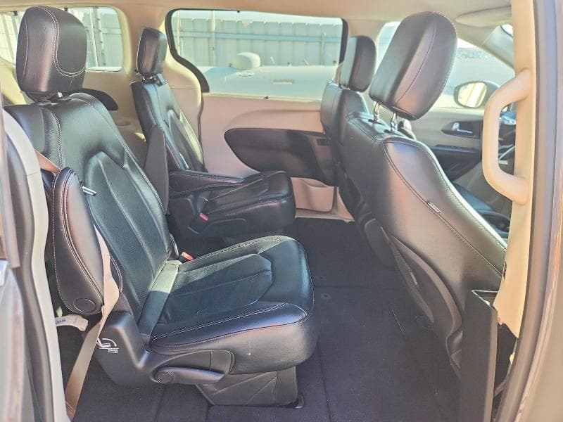2022 CHRYSLER PACIFICA TOURING L 11