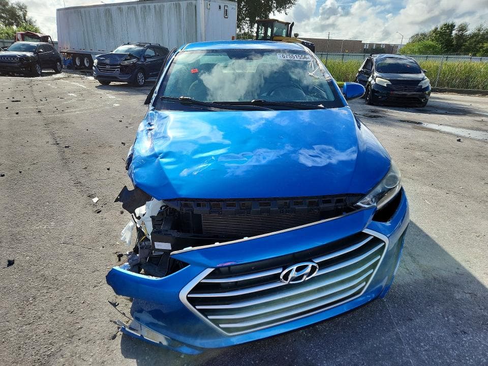 2018 HYUNDAI ELANTRA SE 5