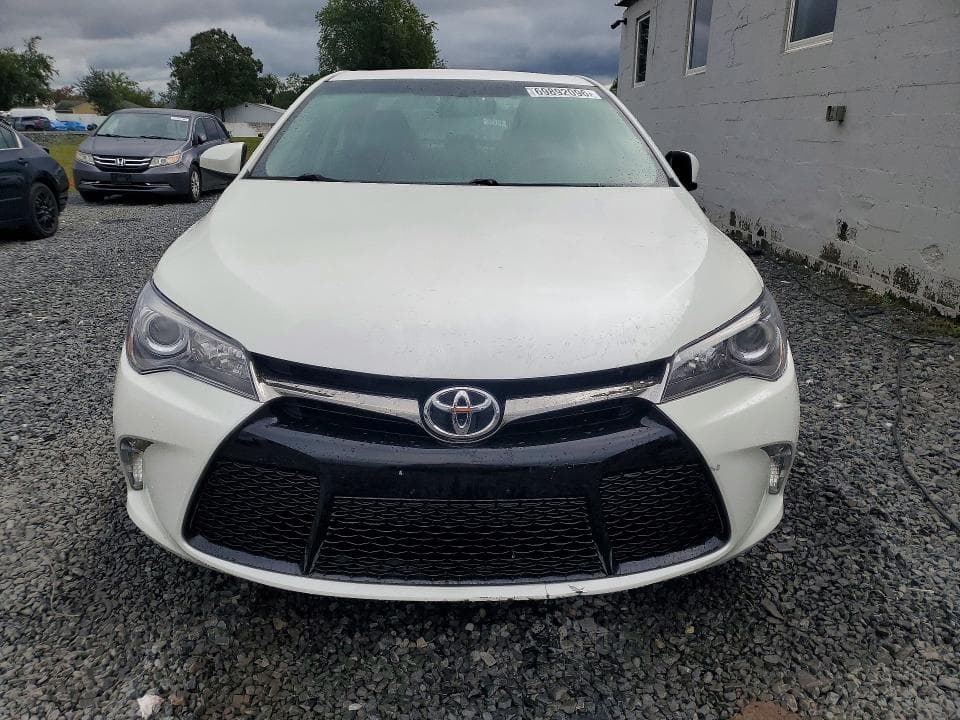 2017 TOYOTA CAMRY SE 5