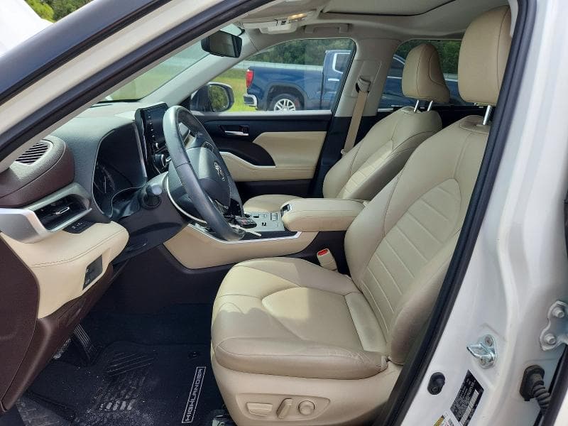 2021 TOYOTA HIGHLANDER XLE 7