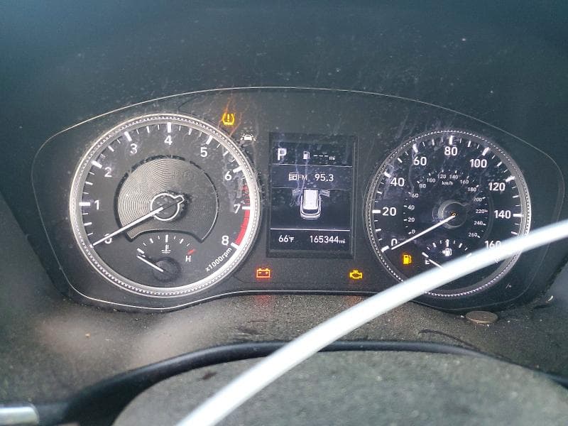 2019 HYUNDAI SANTA FE SE 9