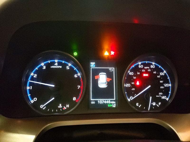 2017 TOYOTA RAV4 XLE 9
