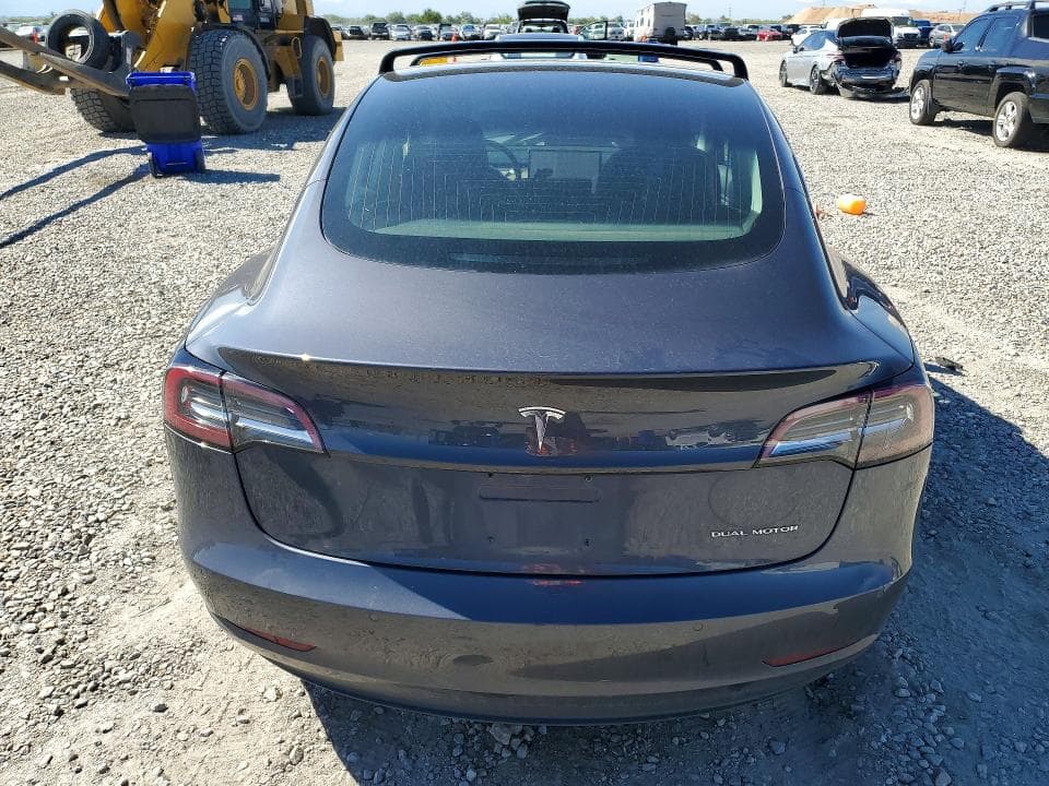 2018 TESLA MODEL 3 6