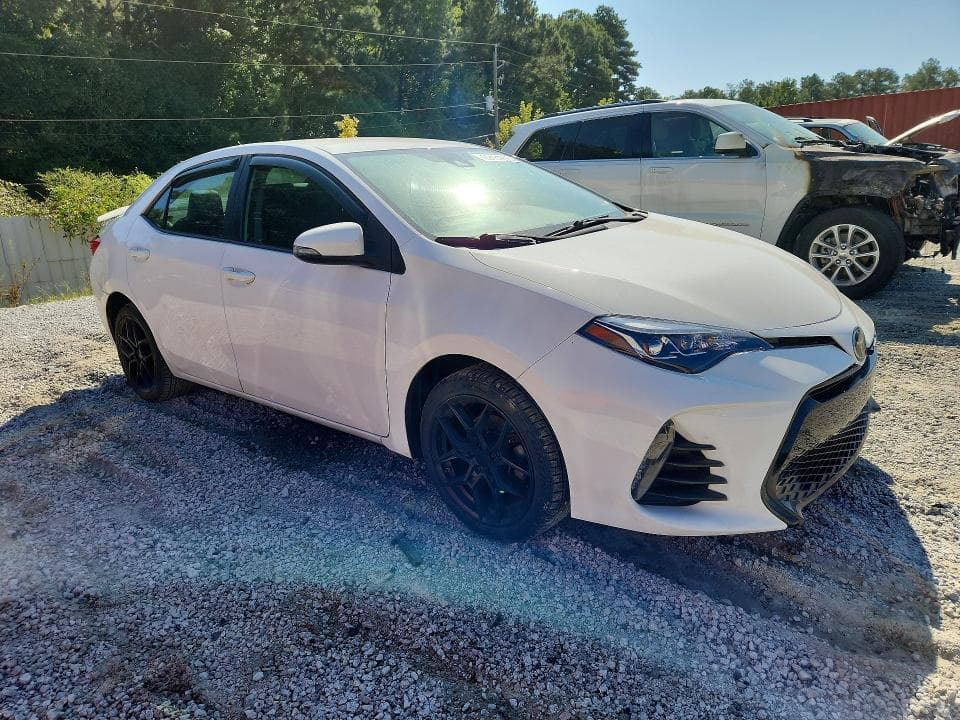 2017 TOYOTA COROLLA SE 4