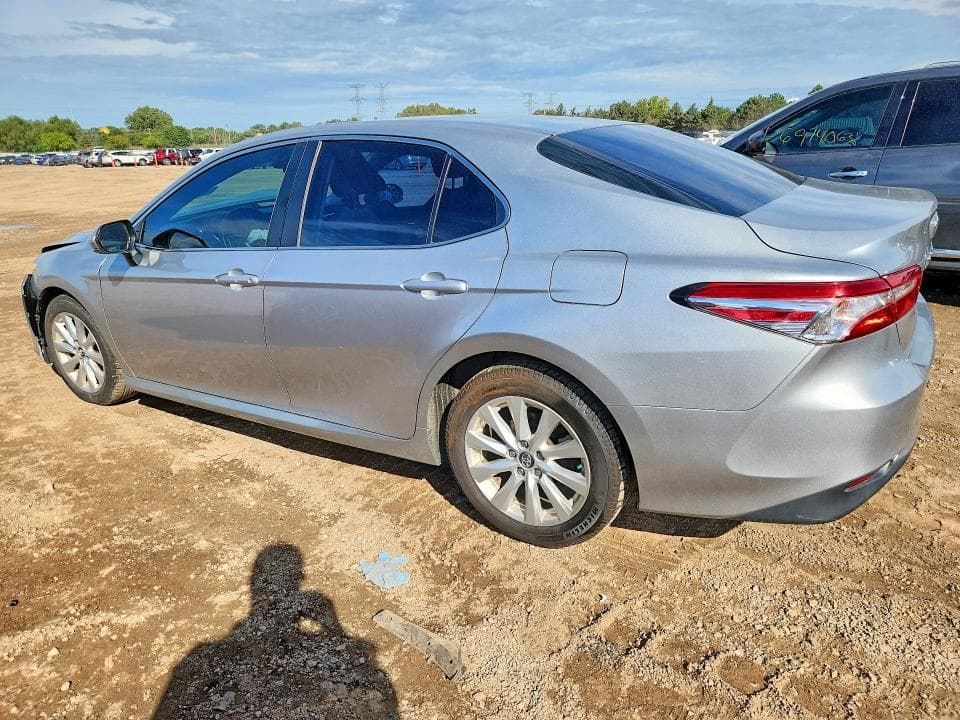 2018 TOYOTA CAMRY LE 2