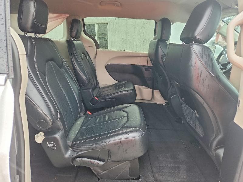 2022 CHRYSLER PACIFICA TOURING L 11