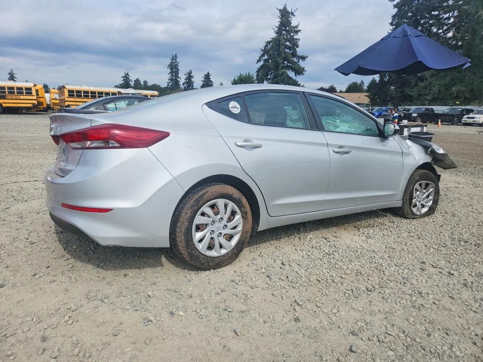 2018 HYUNDAI ELANTRA SE 3