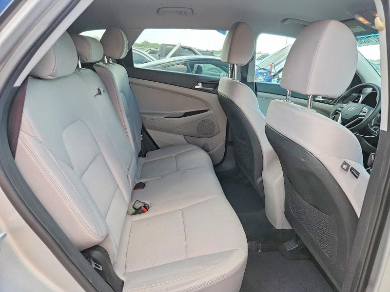 2020 HYUNDAI TUCSON SE 11