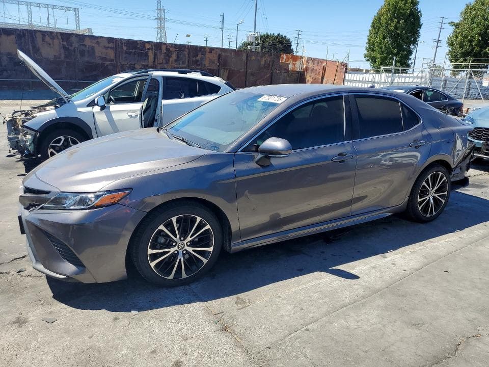 2020 TOYOTA CAMRY SE - 1