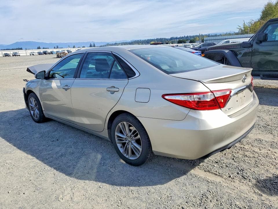 2017 TOYOTA CAMRY SE 2