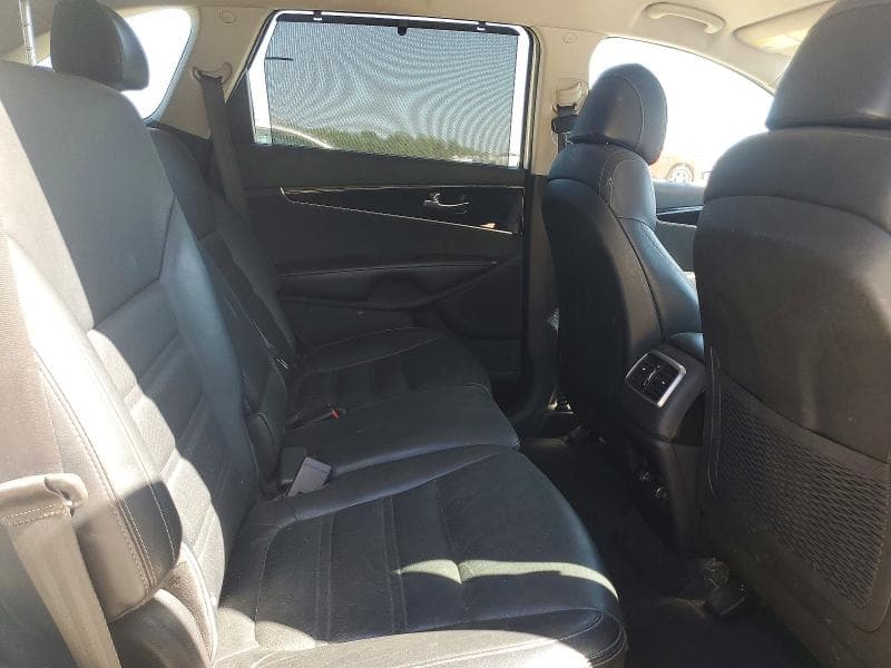 2017 KIA SORENTO EX 11