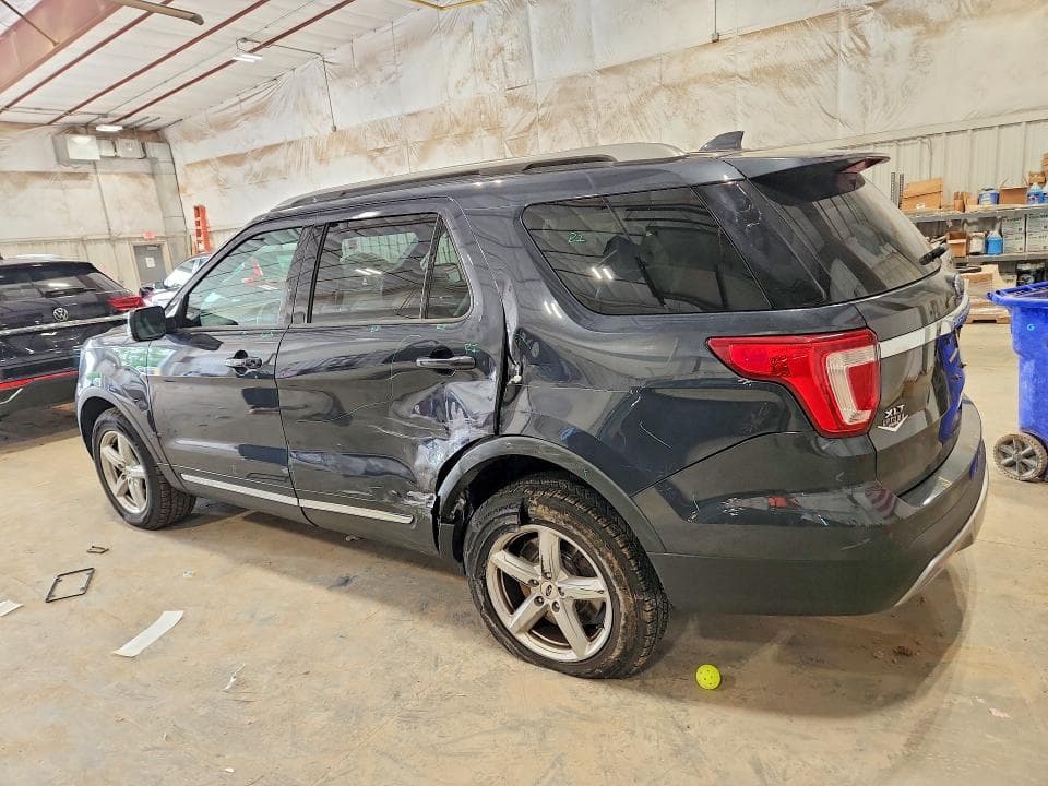 2017 FORD EXPLORER XLT 2
