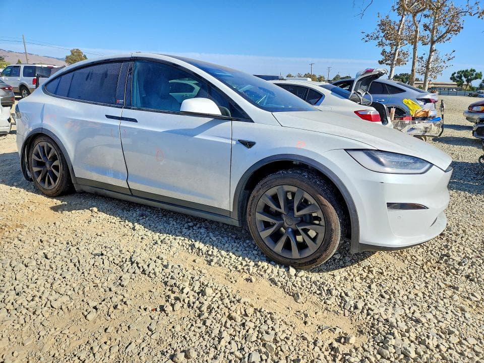 2022 TESLA MODEL X 4