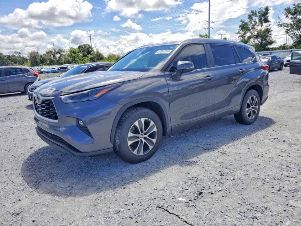 2023 TOYOTA HIGHLANDER XLE - 1