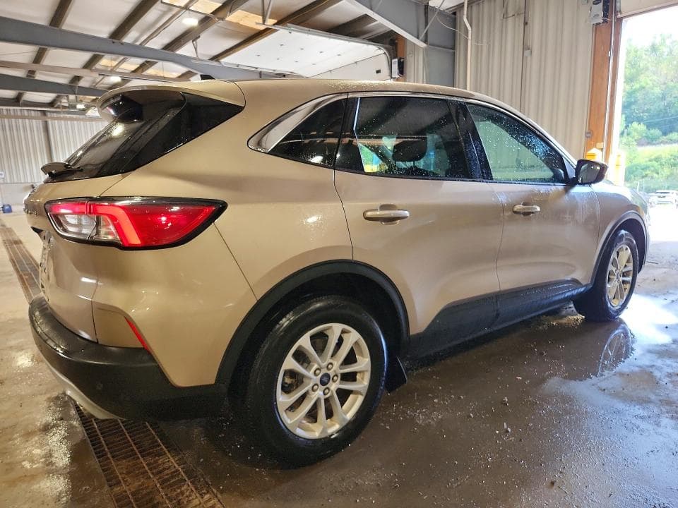2021 FORD ESCAPE SE 3