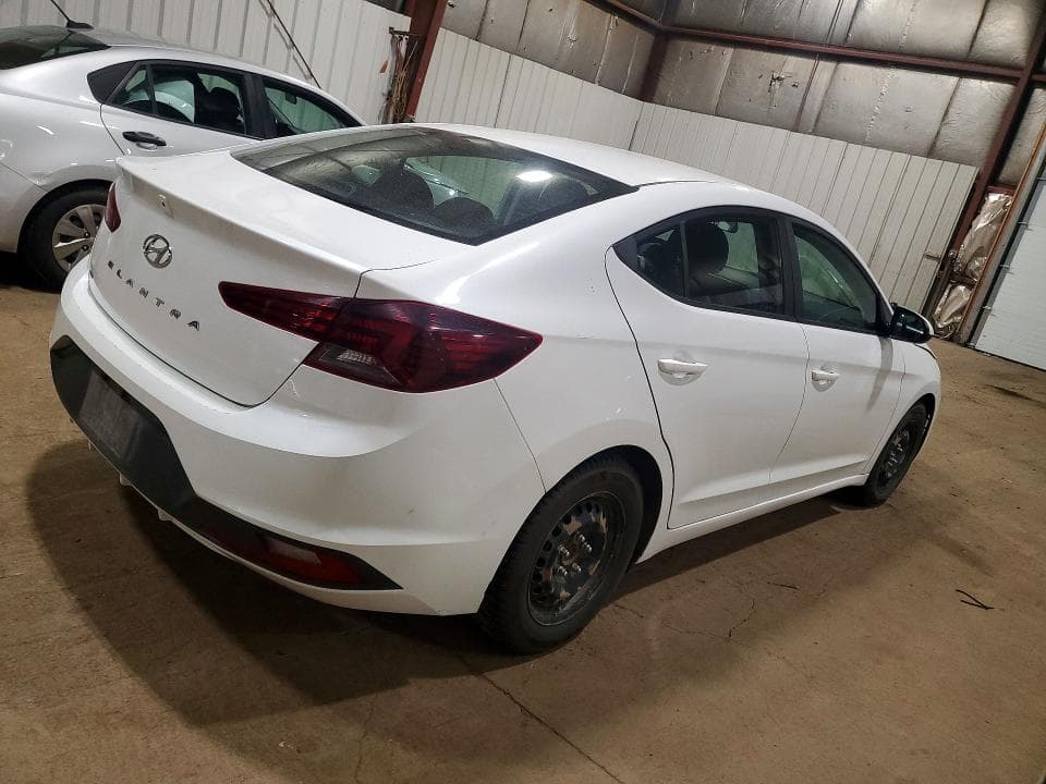 2019 HYUNDAI ELANTRA SE 3