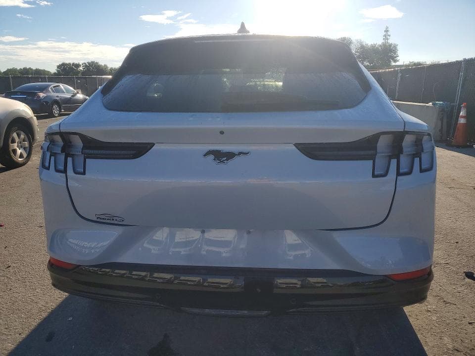 2023 FORD MUSTANG MACH-E PREMIUM 6