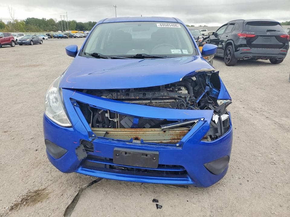 2017 NISSAN VERSA 1.6 SV 5