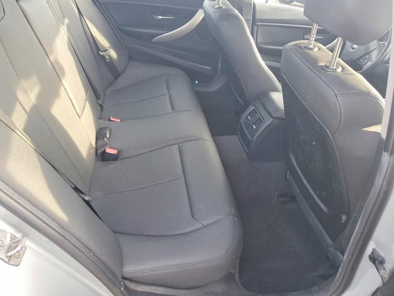 2017 BMW 320 XI 10