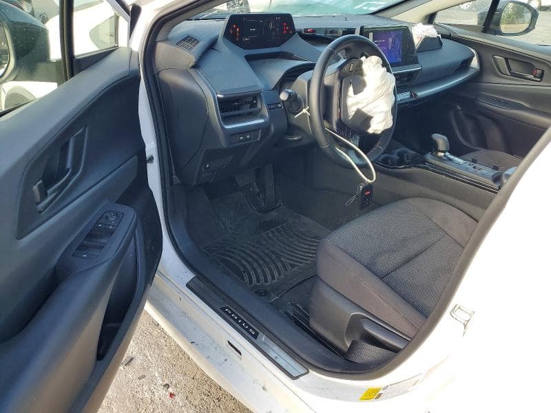 2024 TOYOTA PRIUS LE 8