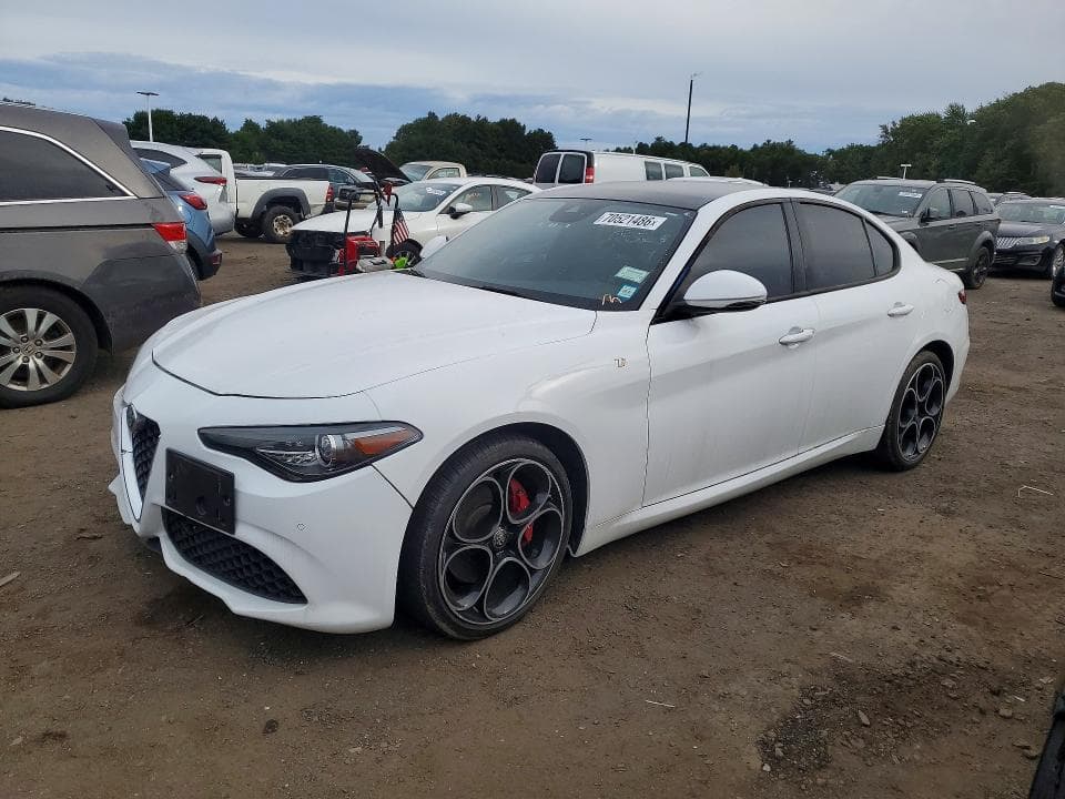 2022 ALFA ROMEO GIULIA SUPER