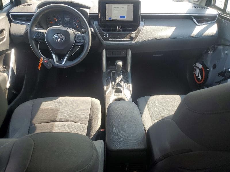 2024 TOYOTA COROLLA CROSS LE 8