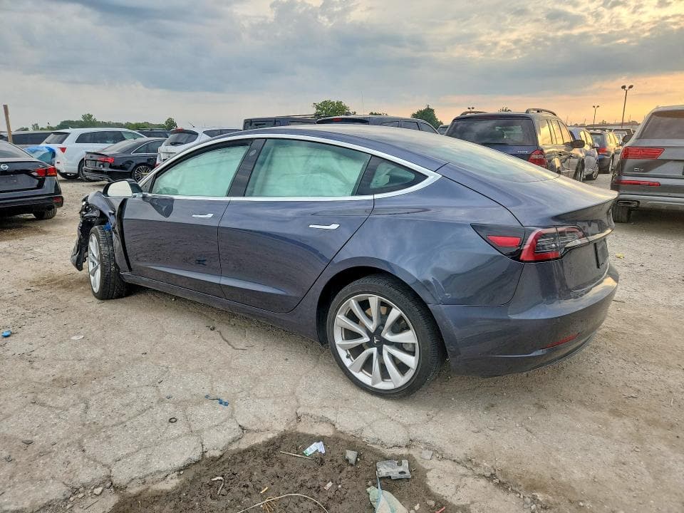 2018 TESLA MODEL 3 2