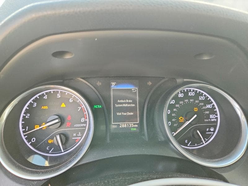 2018 TOYOTA CAMRY SE 9